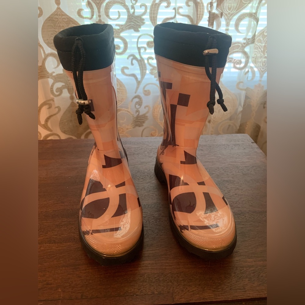 Salvatore Ferragamo Rain Boots Size 7 Geometric Pattern Italy